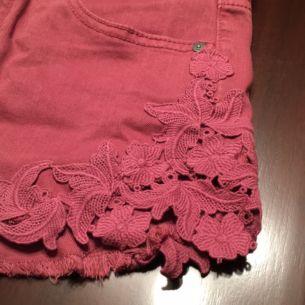 Shorts - Picture 2 of 3